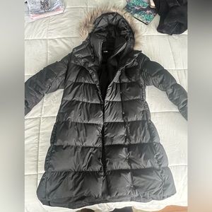 Black Womens Northface winter jacket. Rarely worn.